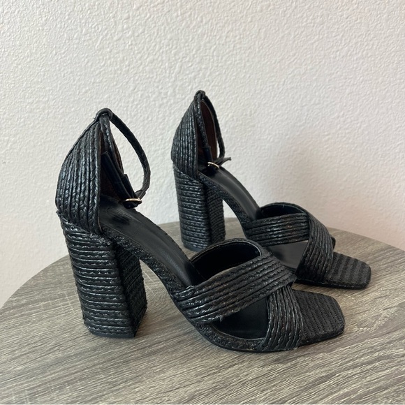 REVOLVE House of Harlow 1960 Cava Chunky Heel in Black- Size 8.5 - Picture 6 of 15